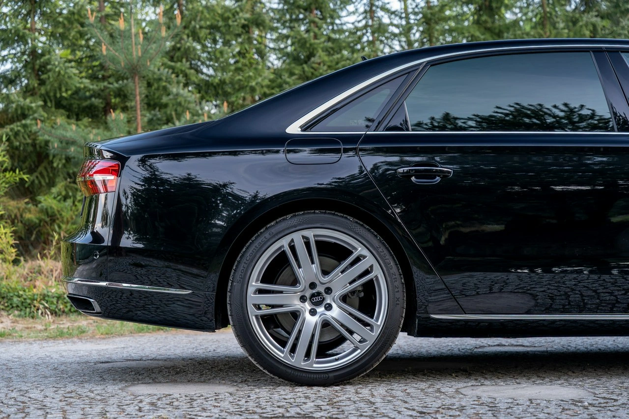 Audi A8 - Zdjęcie 7