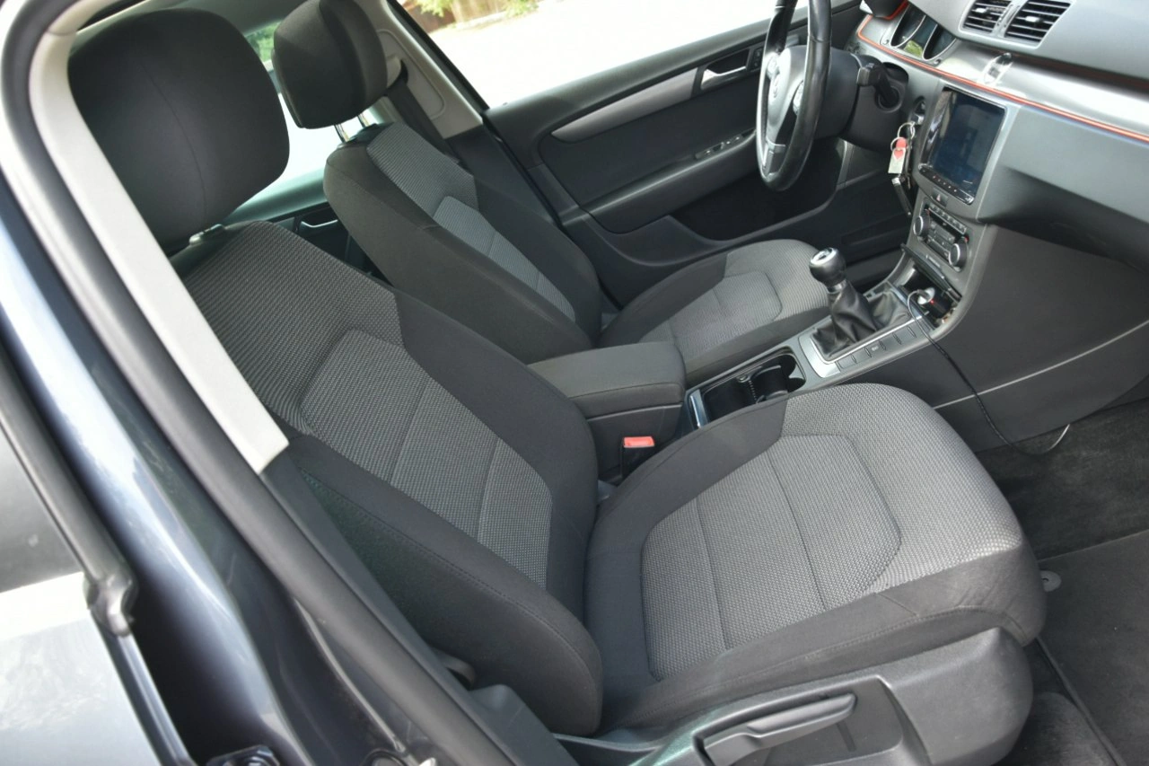 Volkswagen Passat - Zdjęcie 12