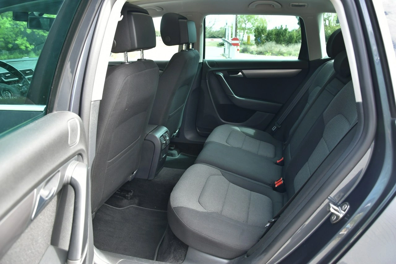 Volkswagen Passat - Zdjęcie 14