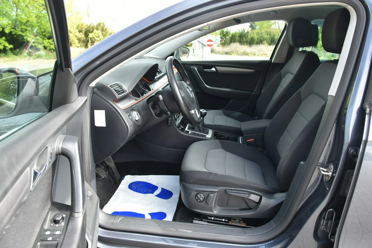Volkswagen Passat - Zdjęcie 16
