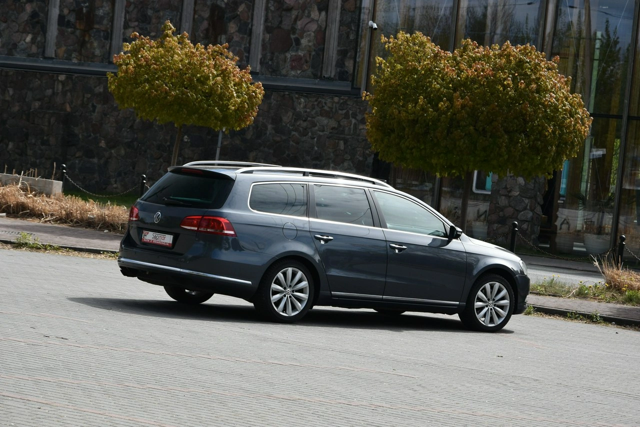 Volkswagen Passat - Zdjęcie 22