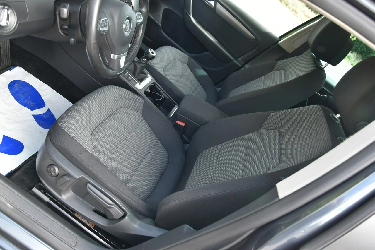 Volkswagen Passat - Zdjęcie 23