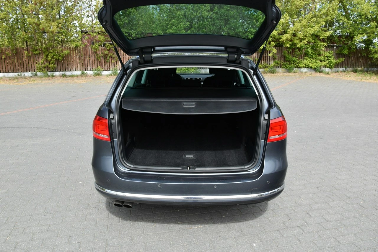 Volkswagen Passat - Zdjęcie 24