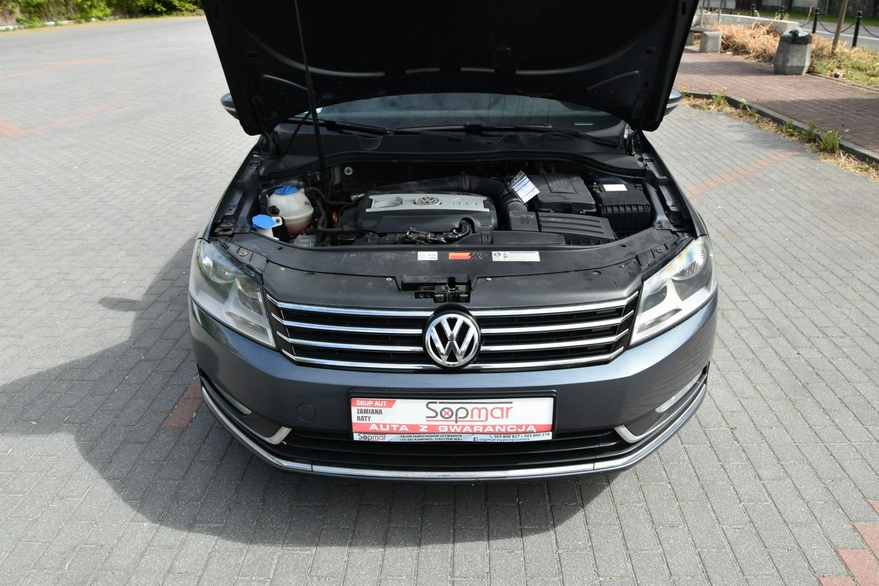 Volkswagen Passat - Zdjęcie 25
