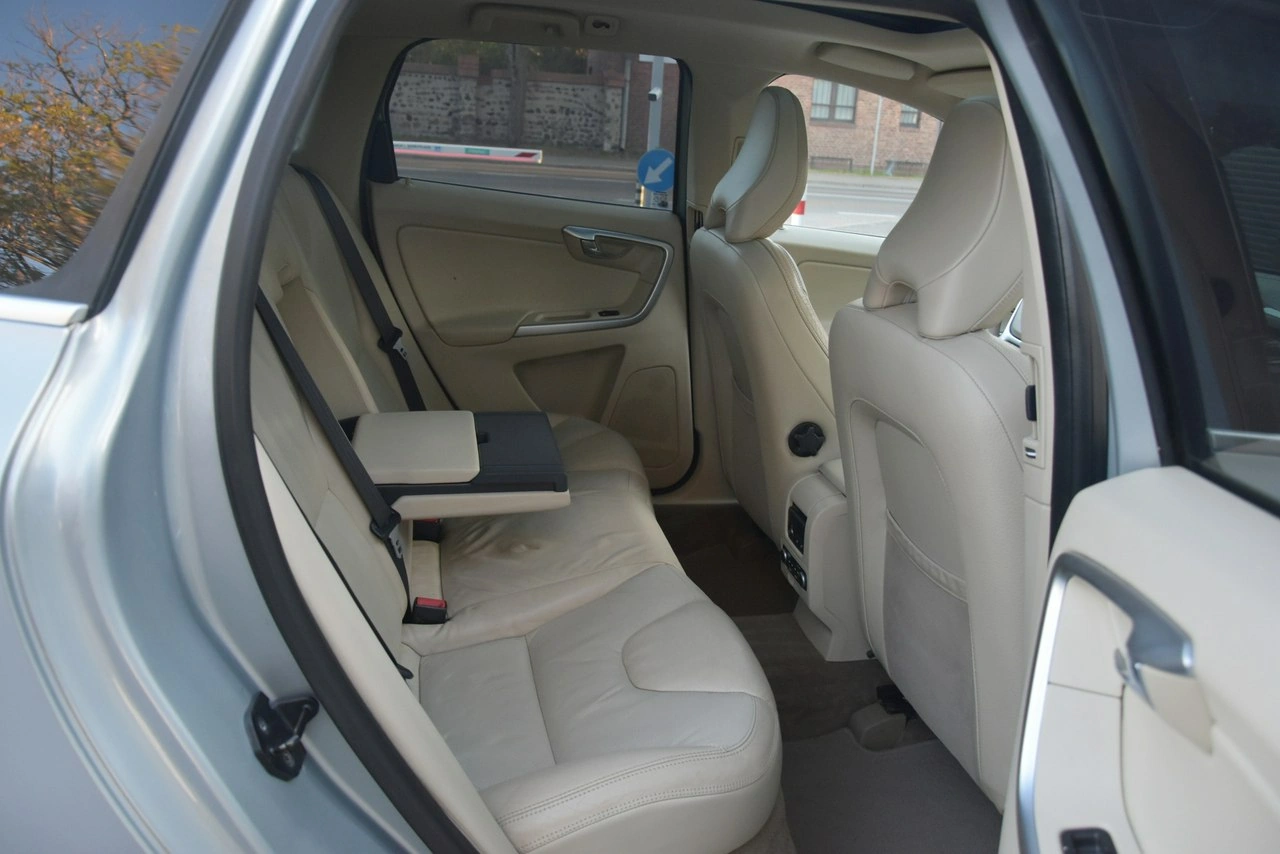Volvo XC 60 - Zdjęcie 11
