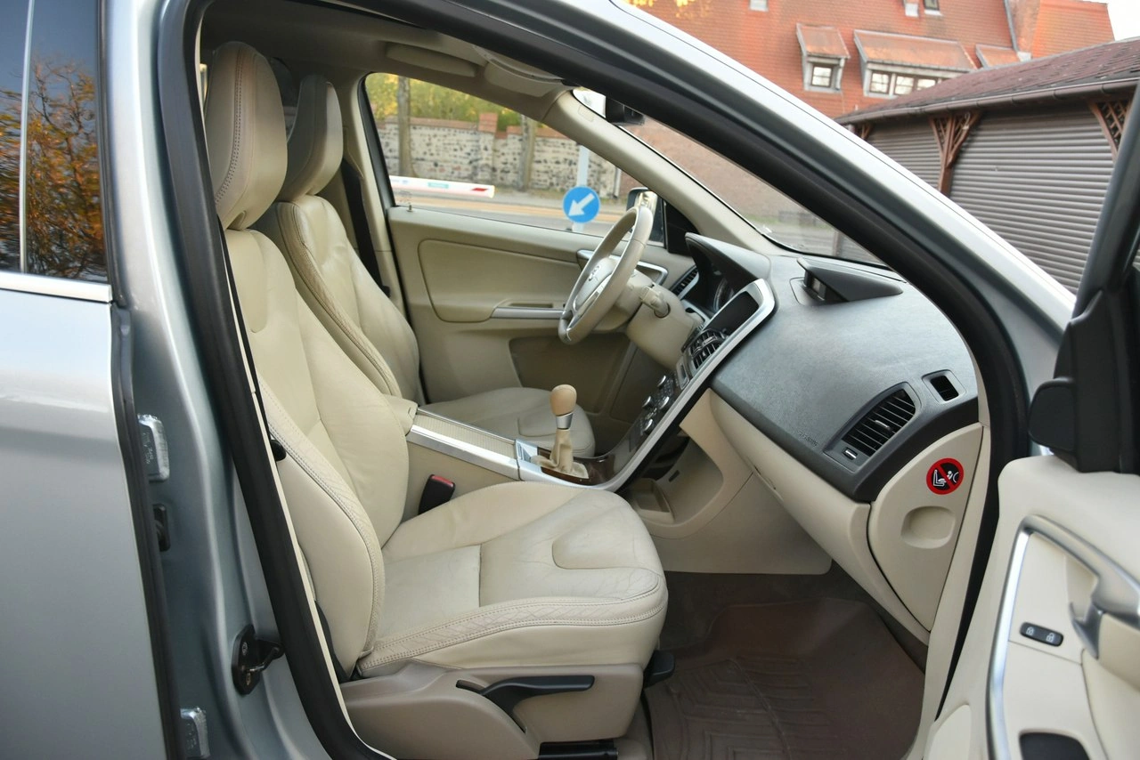 Volvo XC 60 - Zdjęcie 12