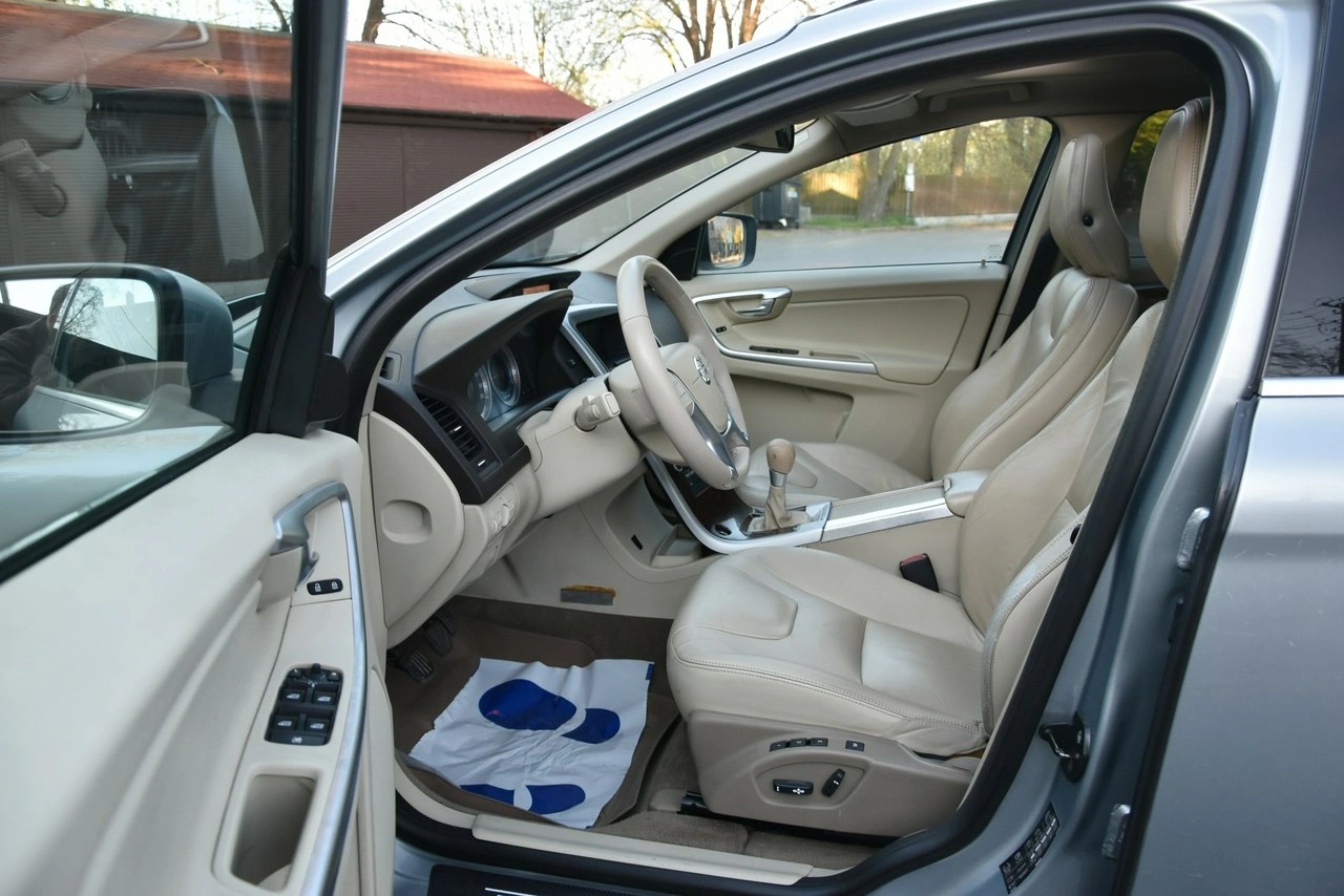 Volvo XC 60 - Zdjęcie 8