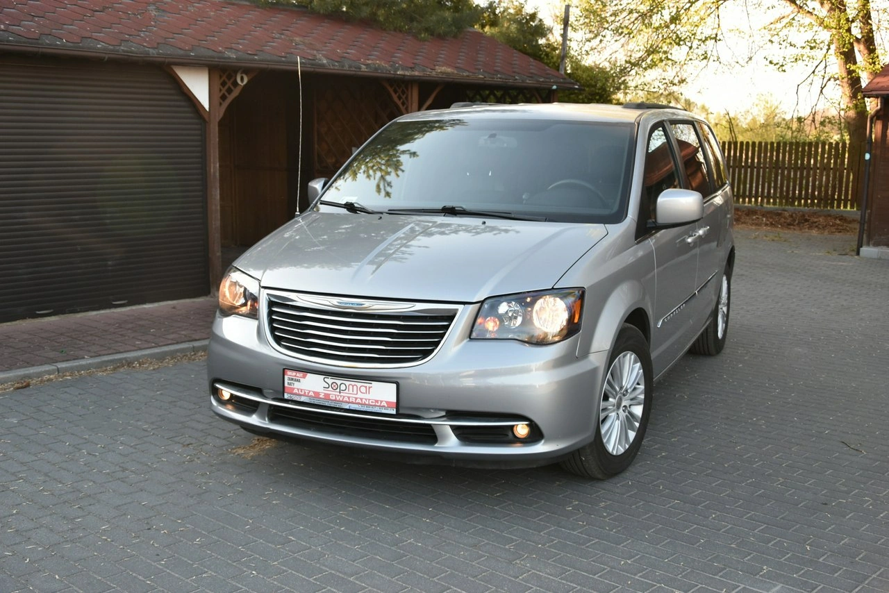 Chrysler Town & Country - Zdjęcie 18