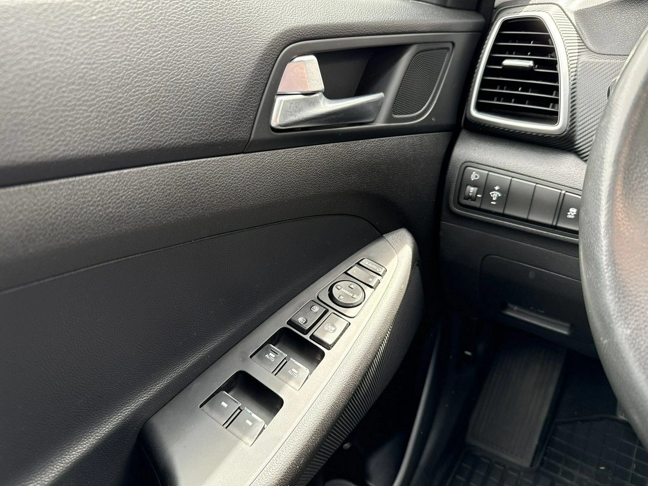 Hyundai Tucson - Zdjęcie 27