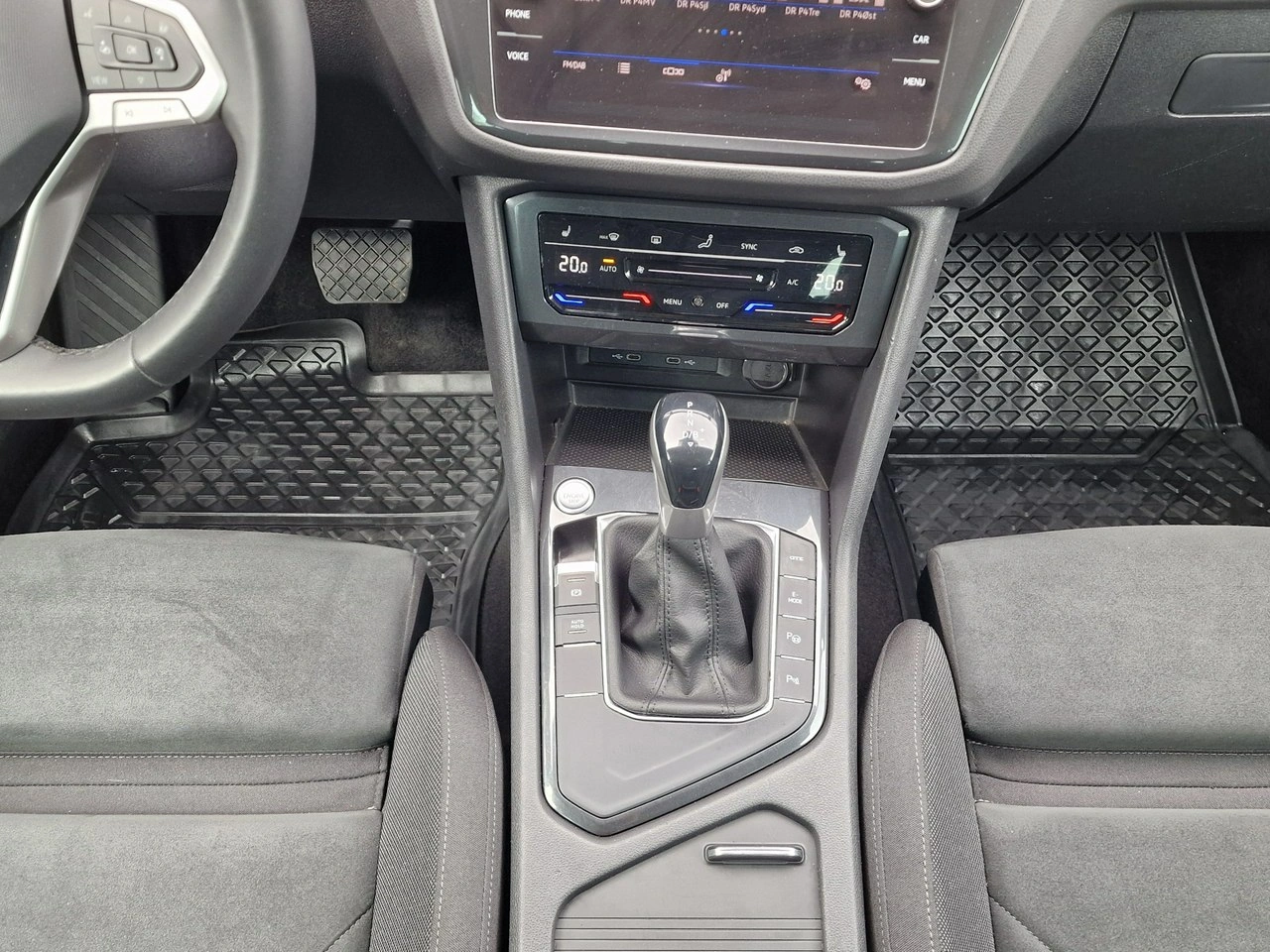 Volkswagen Tiguan - Zdjęcie 31