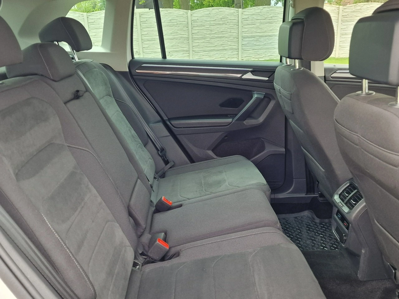 Volkswagen Tiguan - Zdjęcie 25