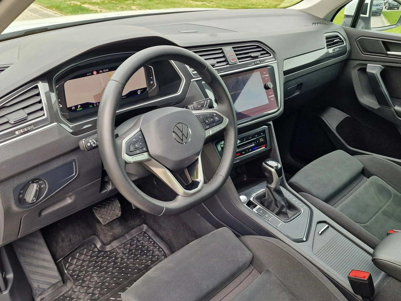 Volkswagen Tiguan - Zdjęcie 17