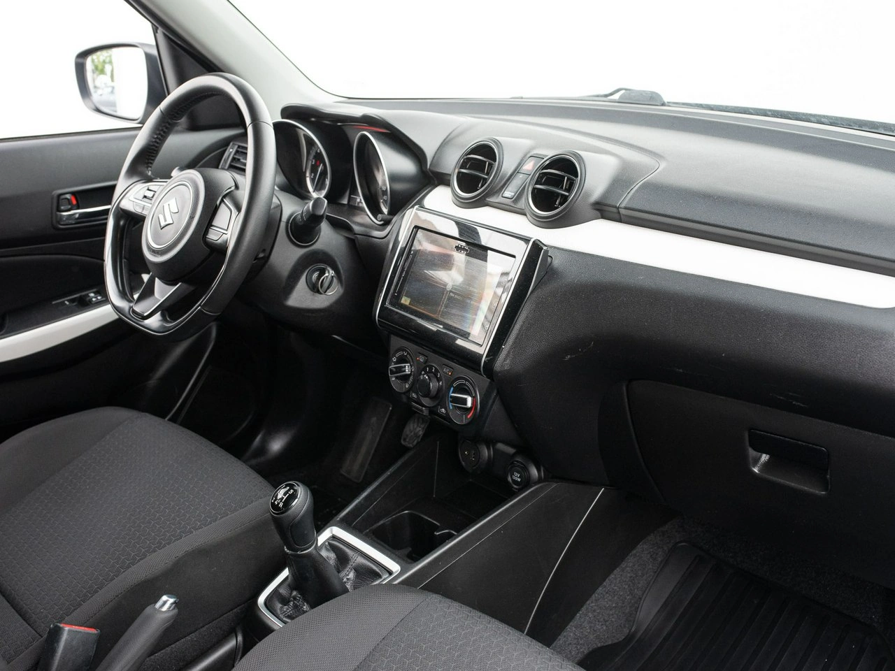 Suzuki Swift - Zdjęcie 24