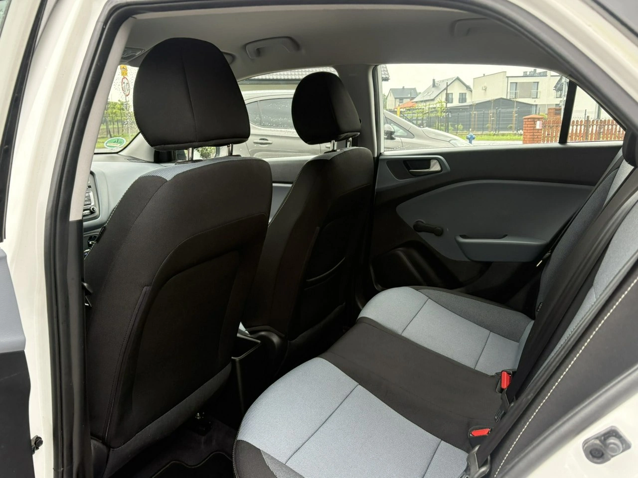 Hyundai i20 - Zdjęcie 9