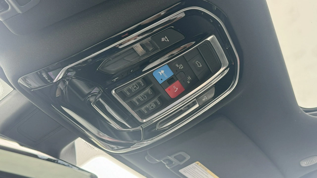 Jeep Grand Cherokee - Zdjęcie 28