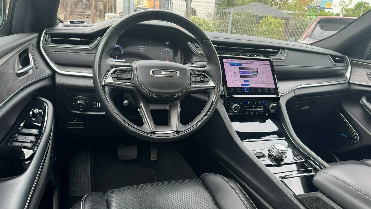 Jeep Grand Cherokee - Zdjęcie 30