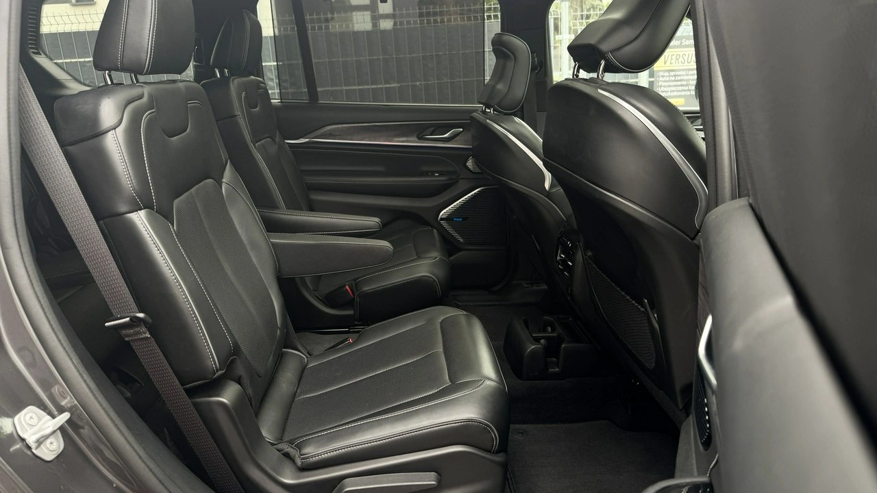 Jeep Grand Cherokee - Zdjęcie 34
