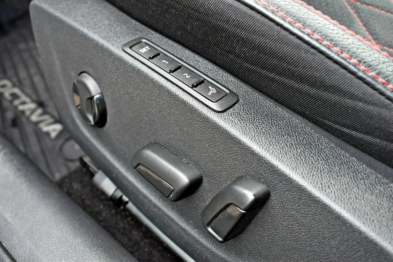 Skoda Octavia - Zdjęcie 9