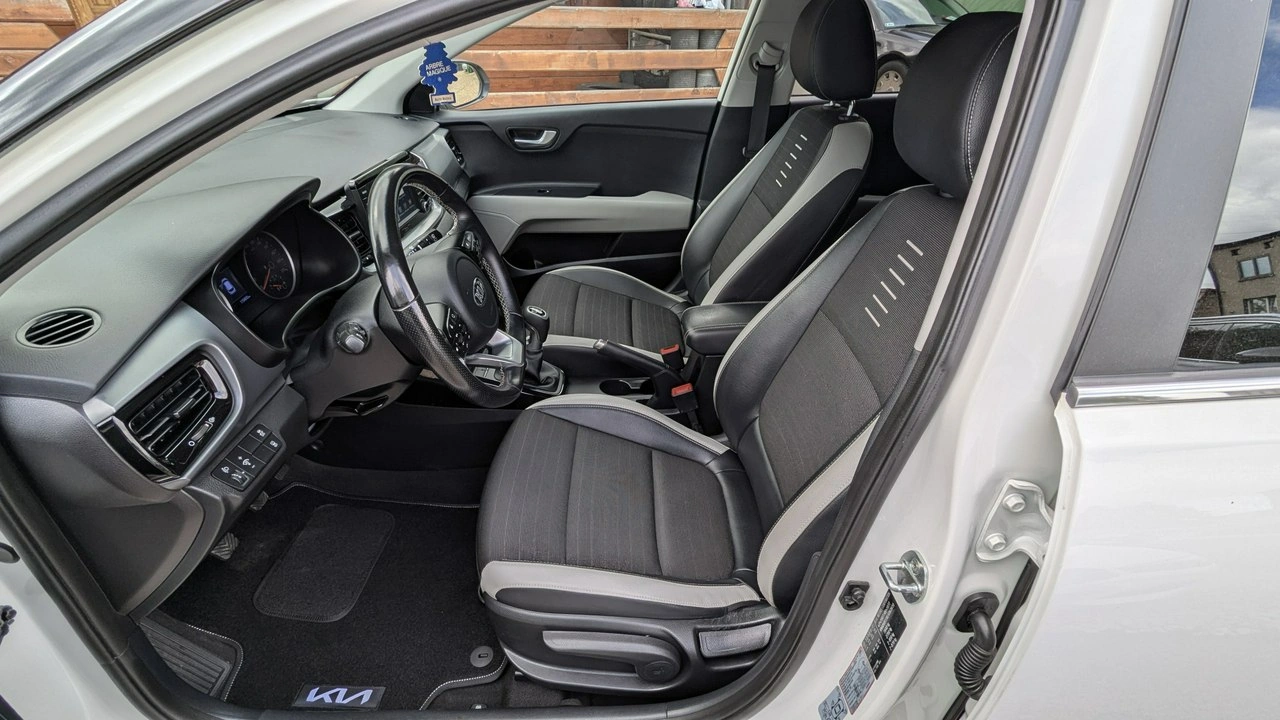 Kia Stonic - Zdjęcie 12