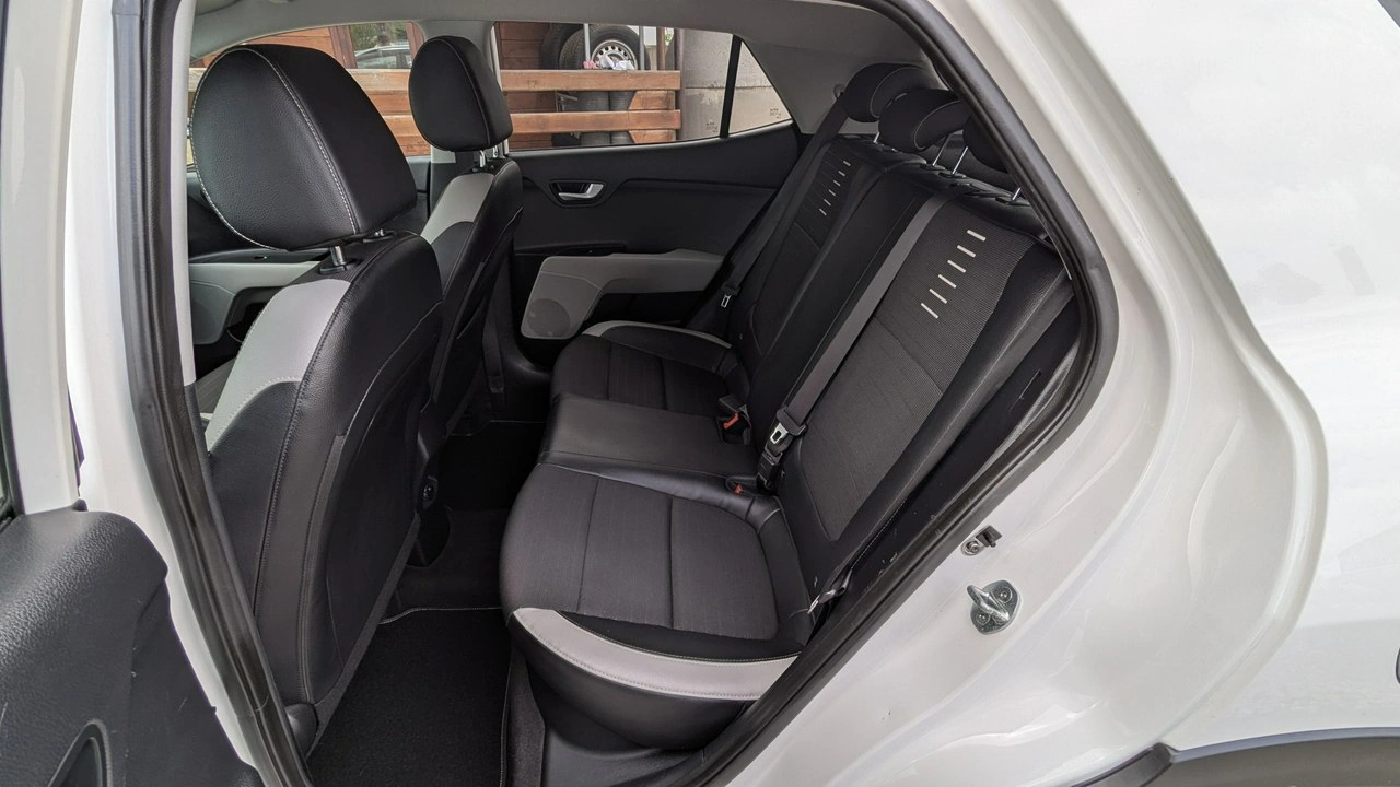 Kia Stonic - Zdjęcie 14