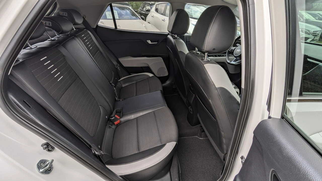Kia Stonic - Zdjęcie 16