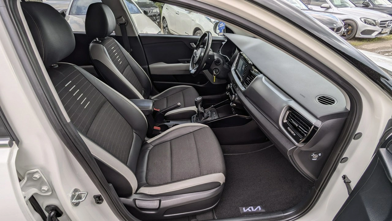 Kia Stonic - Zdjęcie 17
