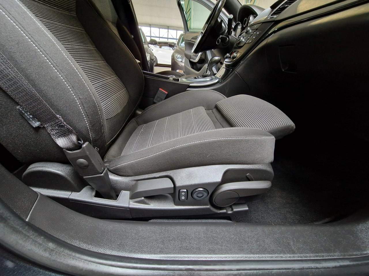 Opel Insignia - Zdjęcie 22