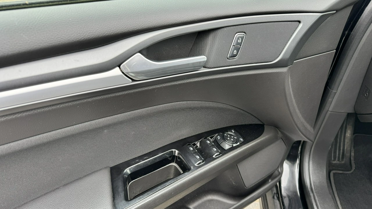 Ford Mondeo - Zdjęcie 26