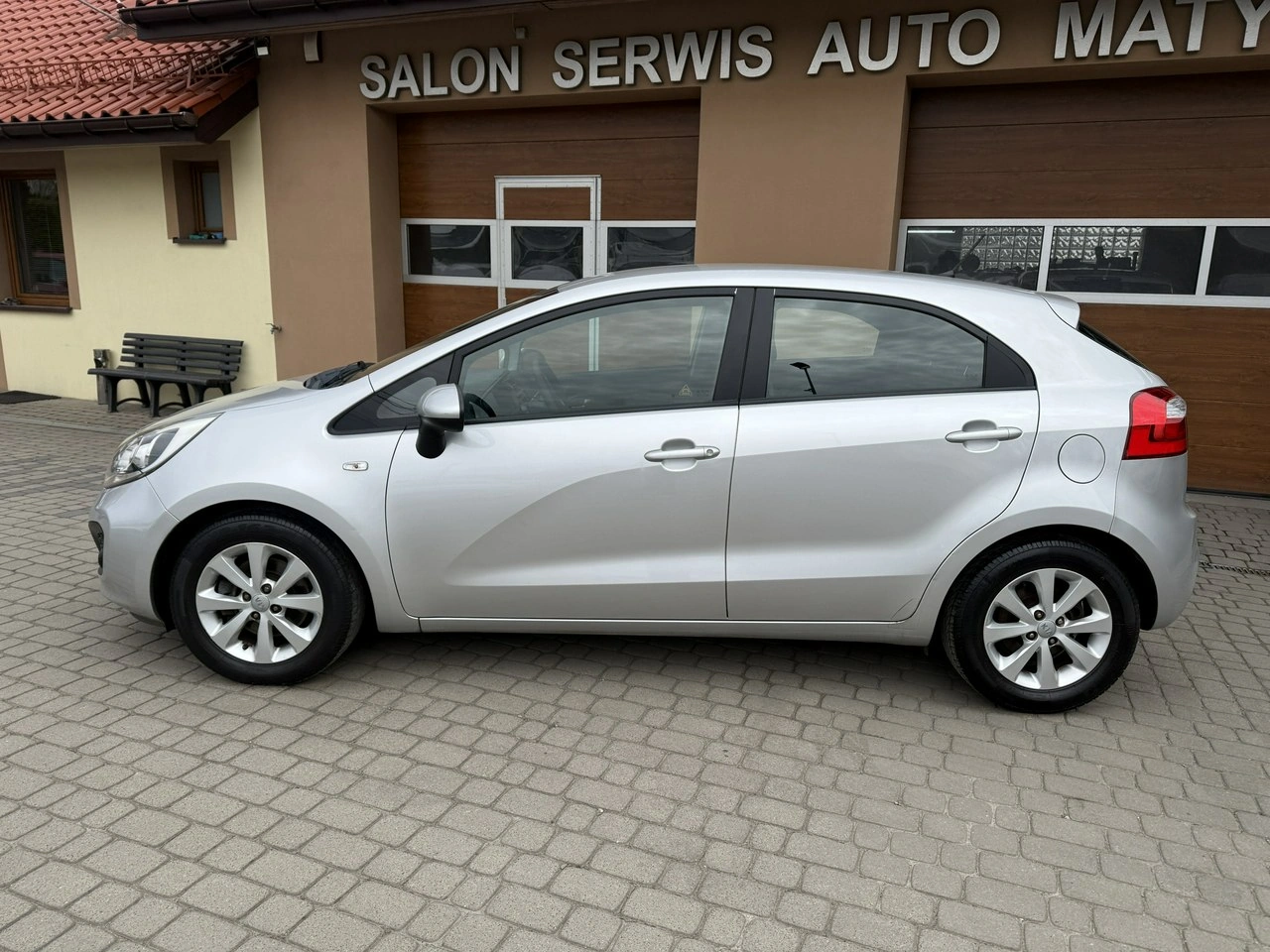 Kia Rio - Zdjęcie 9