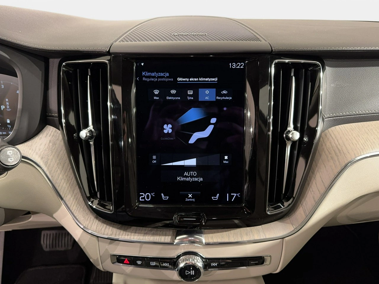 Volvo XC 60 - Zdjęcie 24