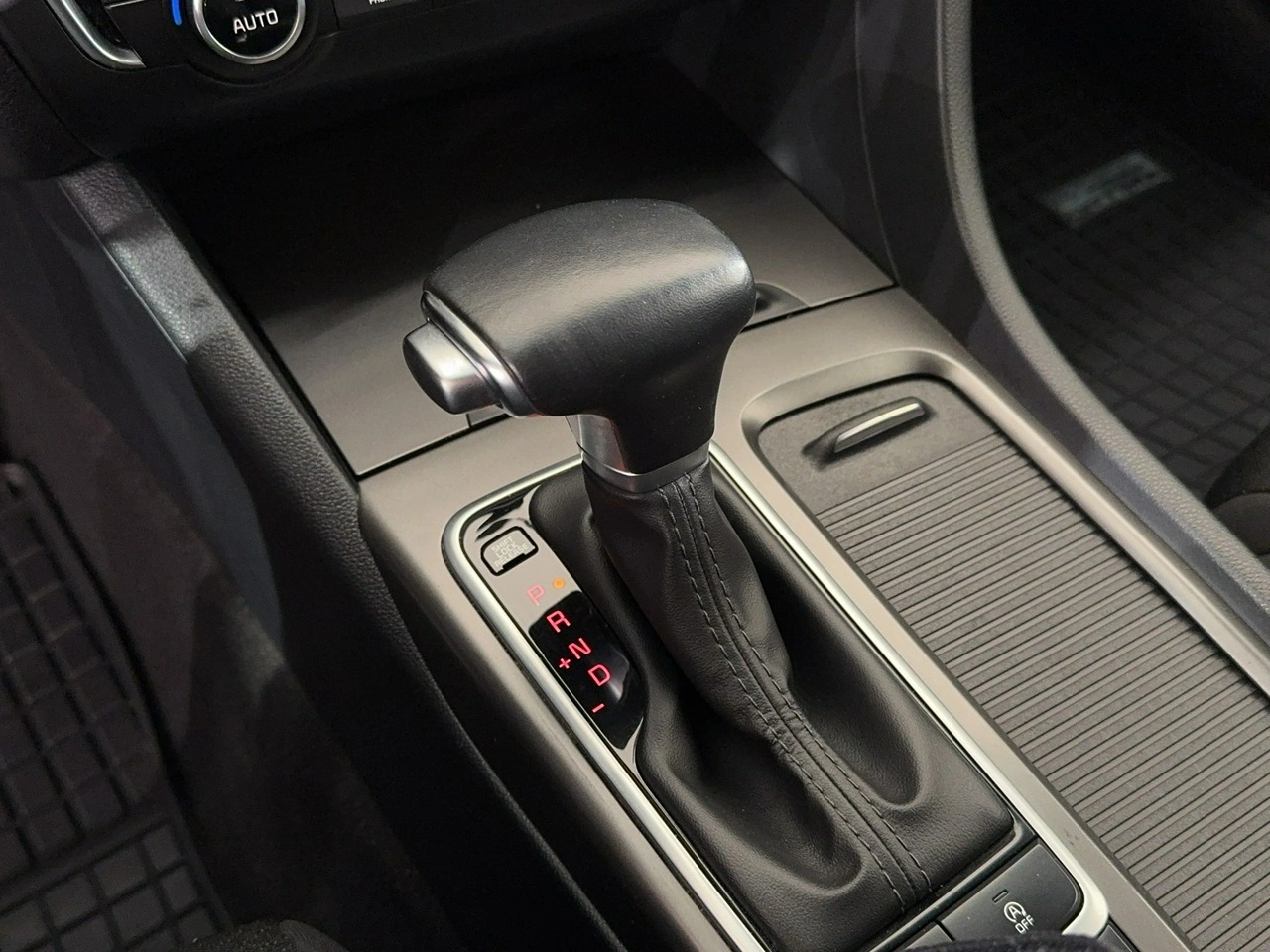 Kia Optima - Zdjęcie 25