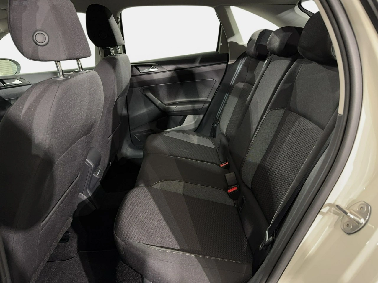Volkswagen Taigo - Zdjęcie 12