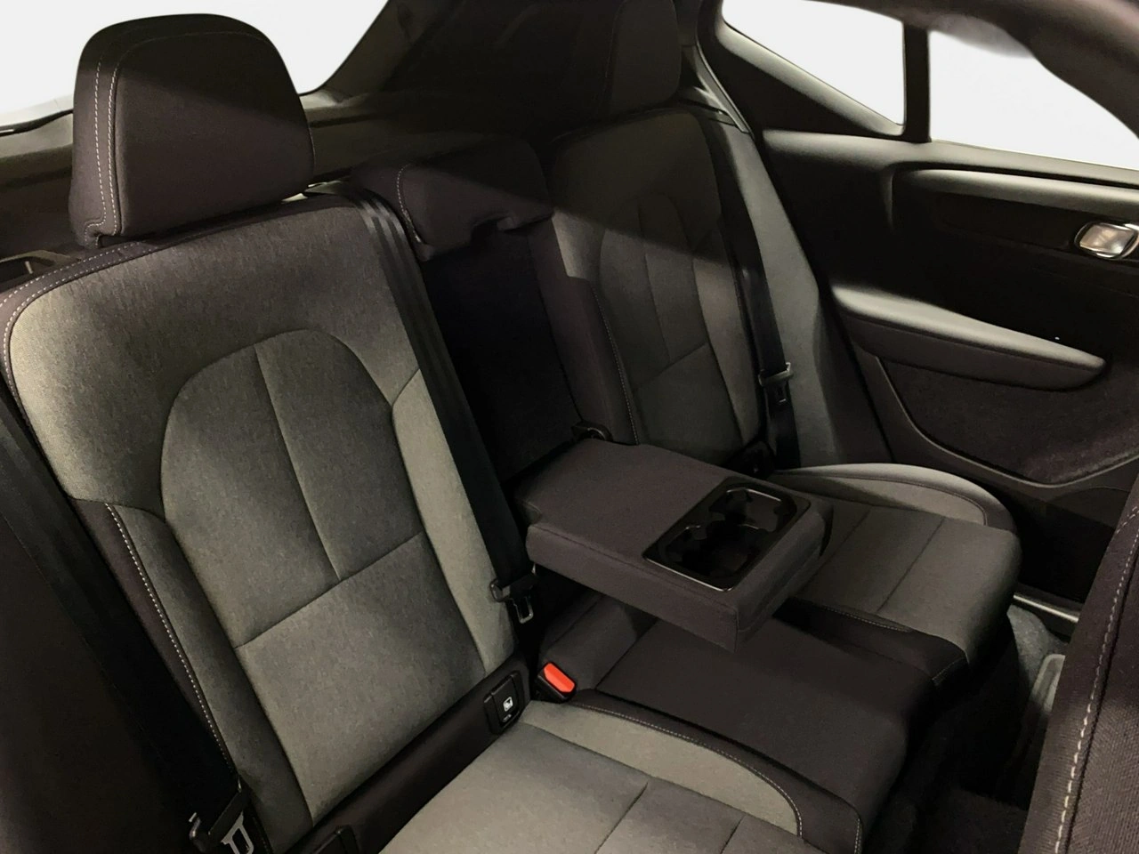 Volvo XC 40 - Zdjęcie 15
