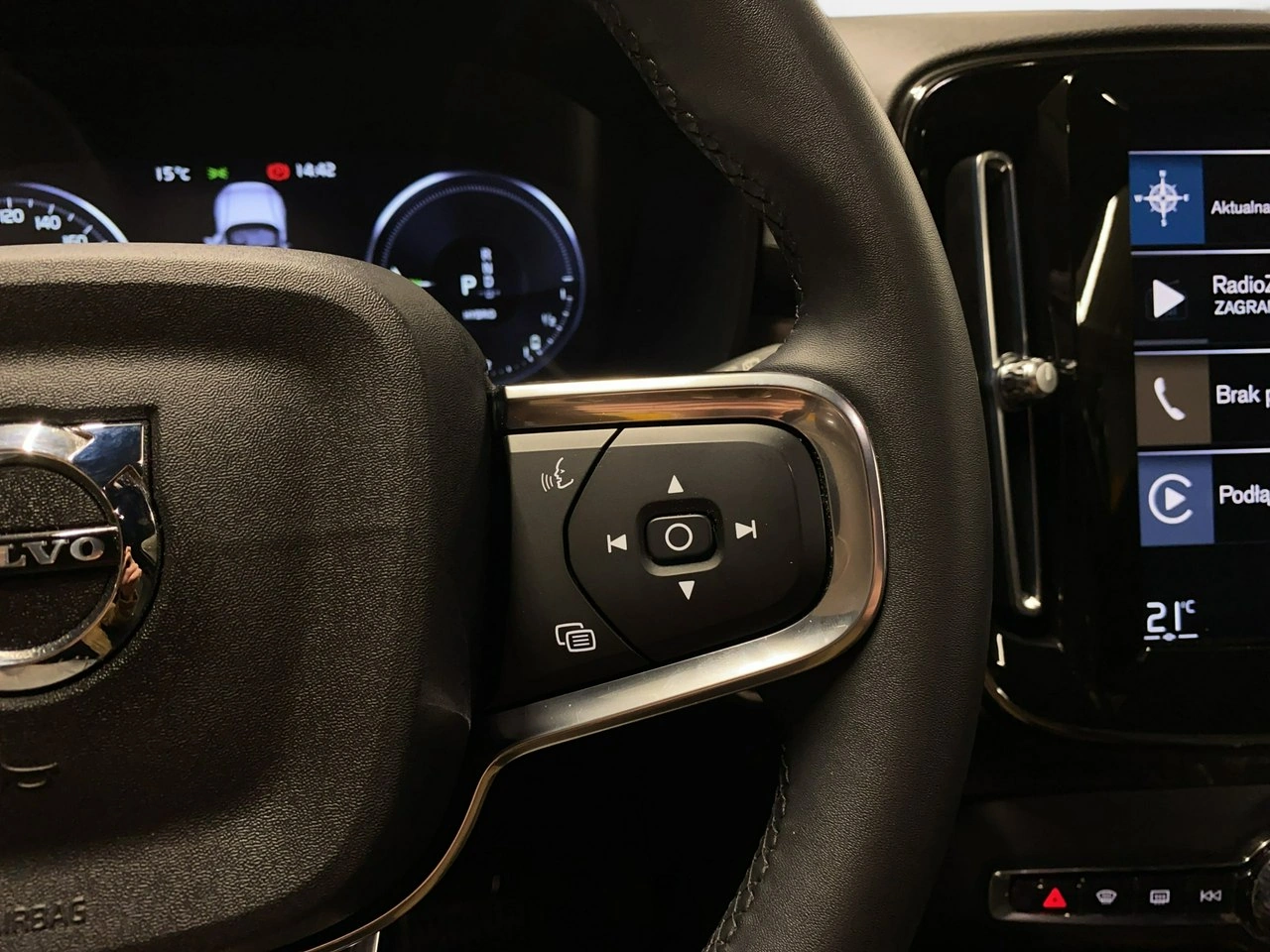 Volvo XC 40 - Zdjęcie 22
