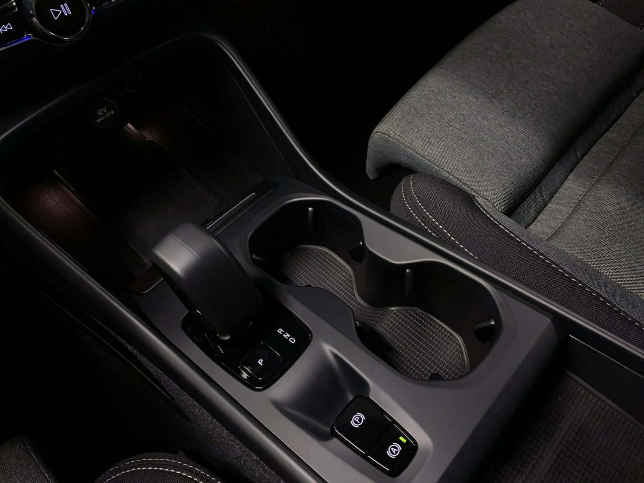 Volvo XC 40 - Zdjęcie 34