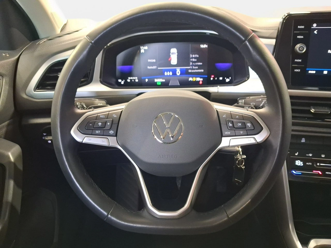 Volkswagen T-Roc - Zdjęcie 17