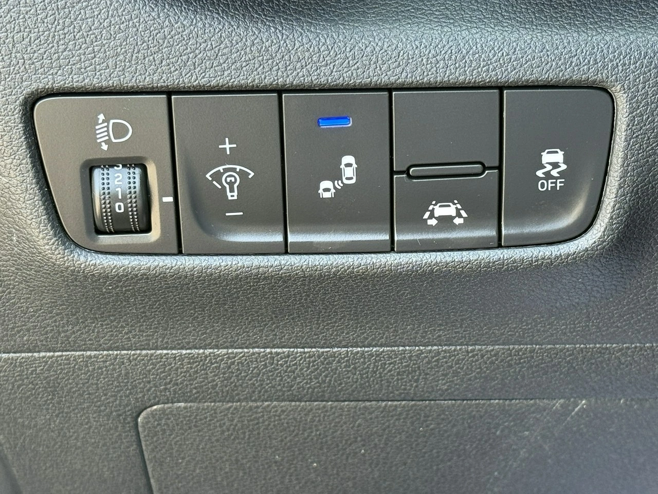 Hyundai Kona - Zdjęcie 12