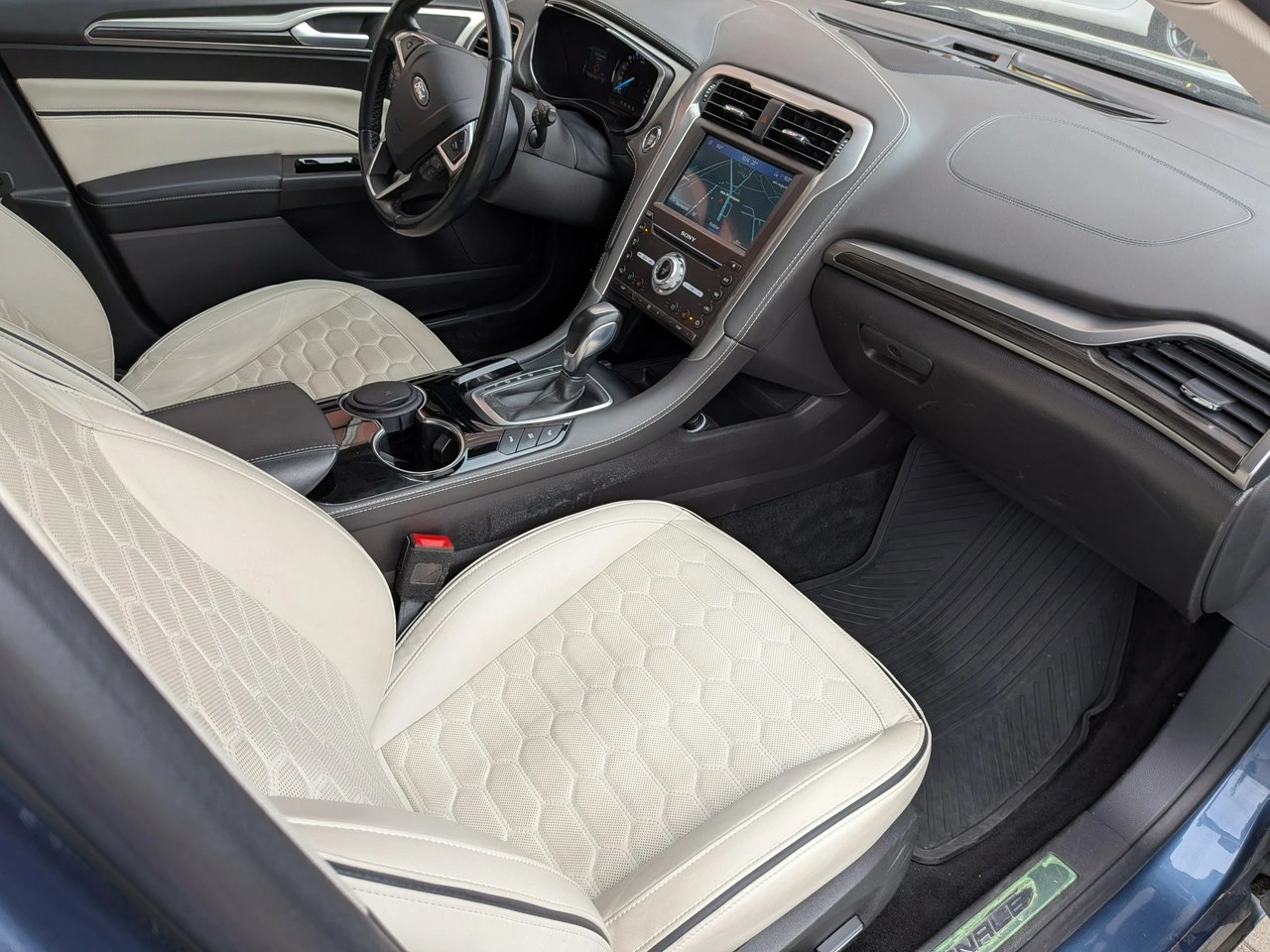 Ford Mondeo SW - Zdjęcie 17