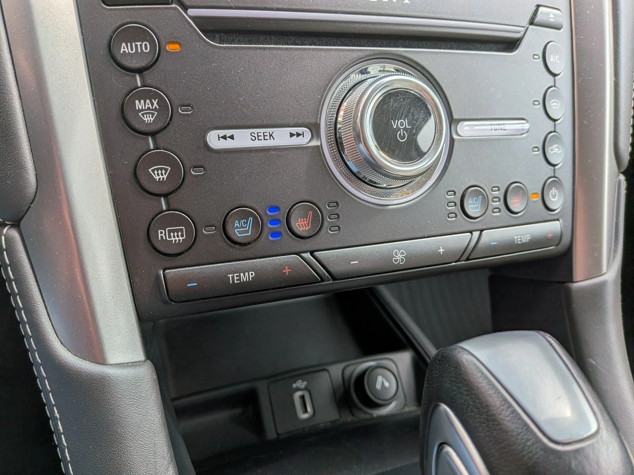 Ford Mondeo SW - Zdjęcie 25