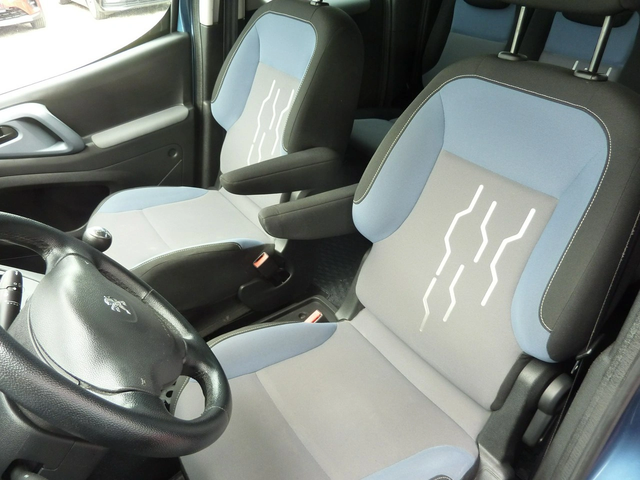 Peugeot Partner - Zdjęcie 11