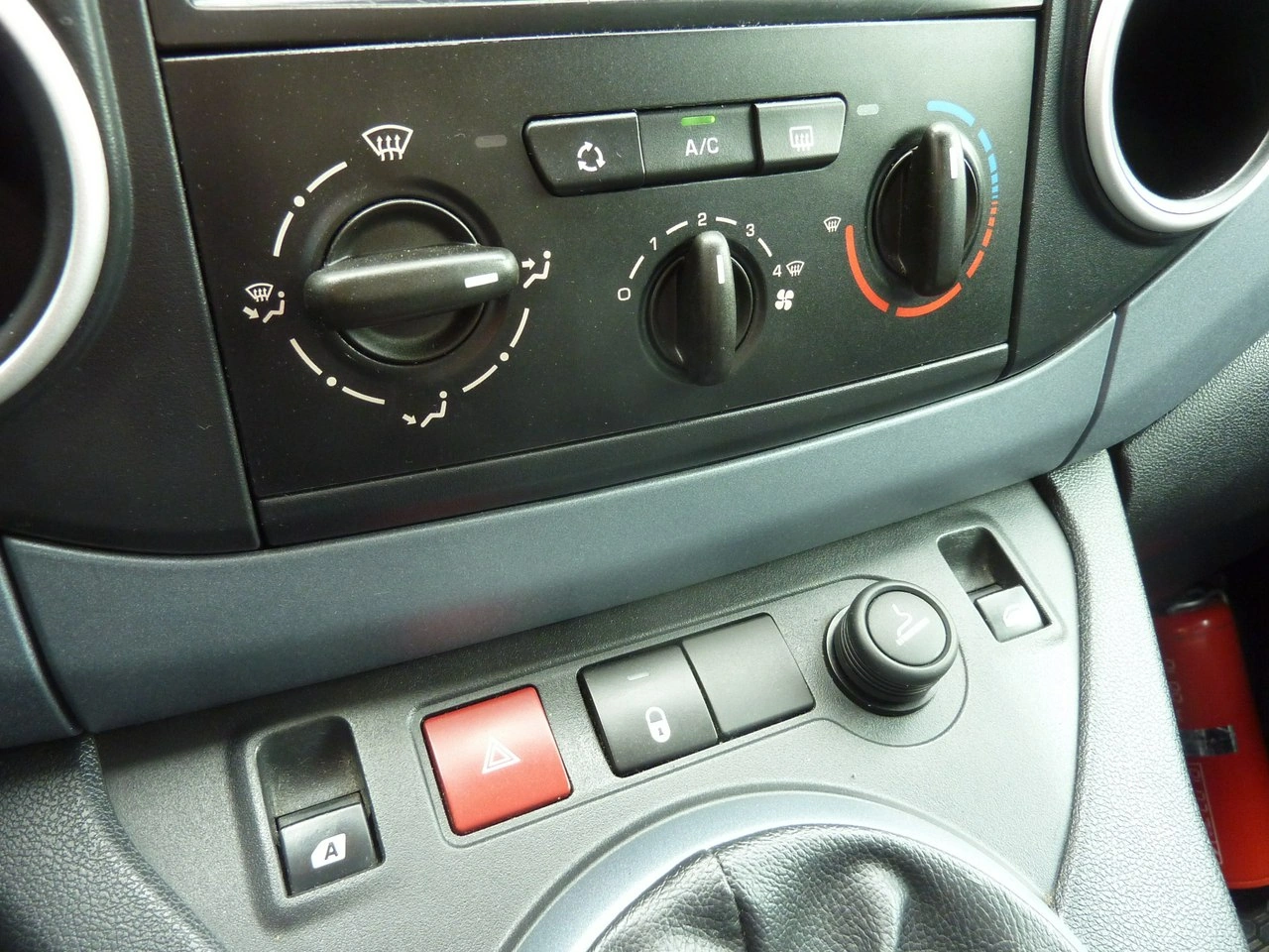 Peugeot Partner - Zdjęcie 21