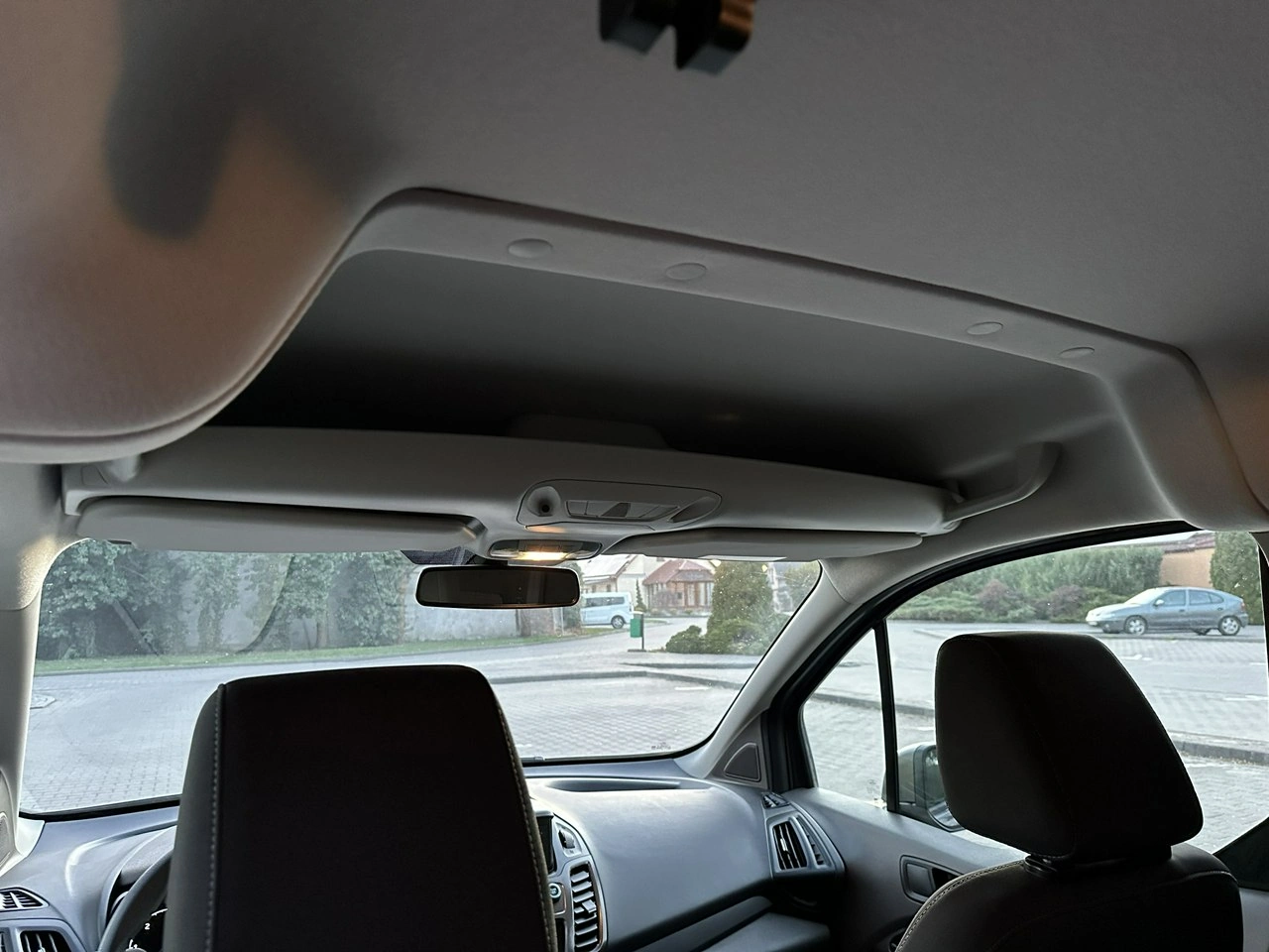 Ford Transit Connect - Zdjęcie 11