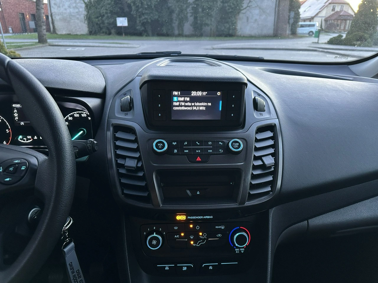 Ford Transit Connect - Zdjęcie 17
