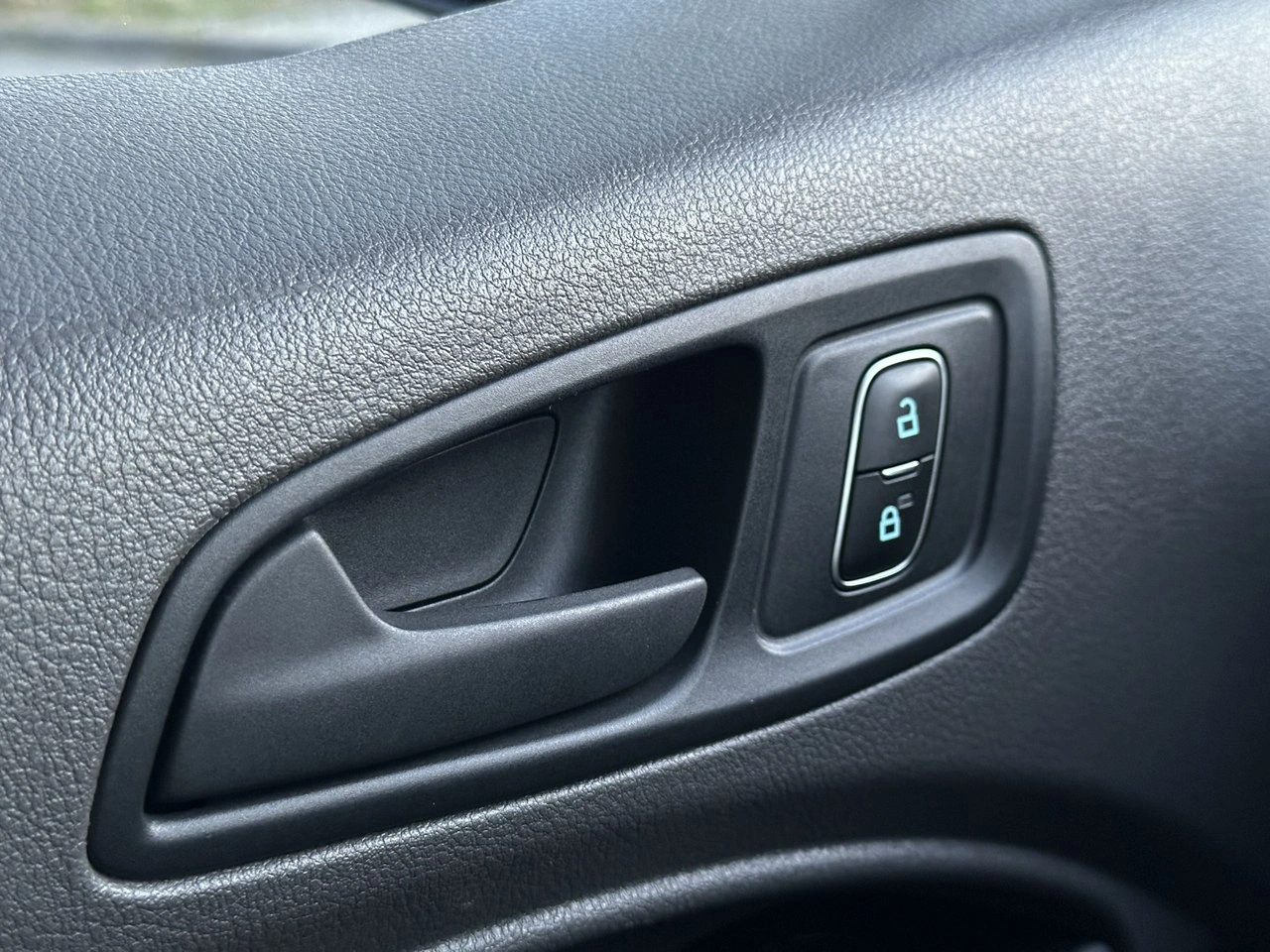 Ford Transit Connect - Zdjęcie 27