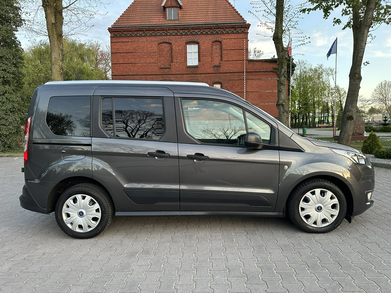Ford Transit Connect - Zdjęcie 4