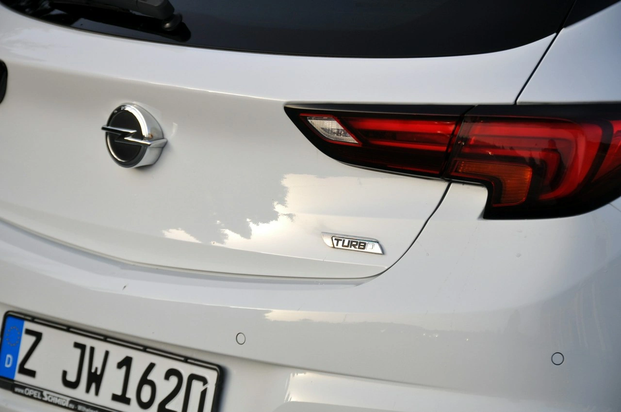 Opel Astra - Zdjęcie 15