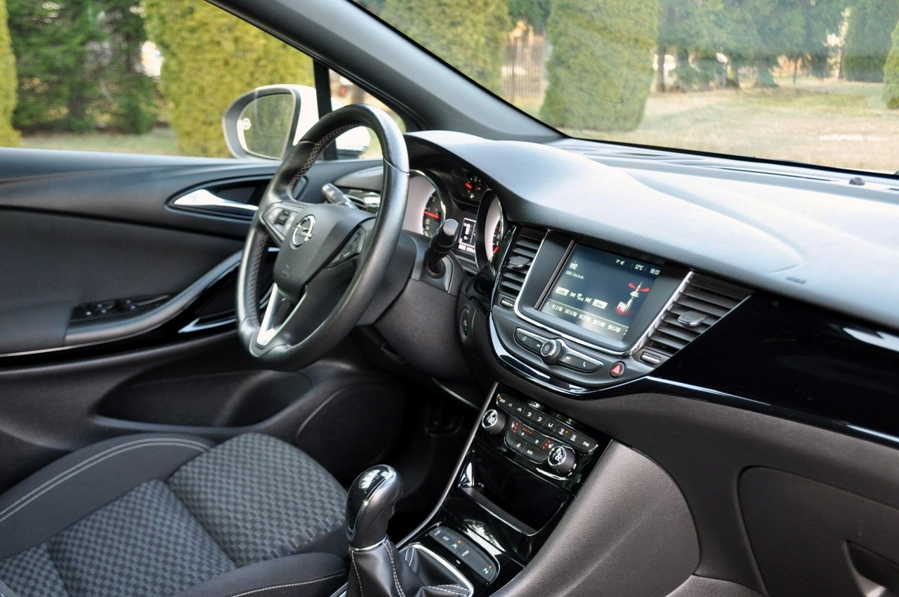 Opel Astra - Zdjęcie 17