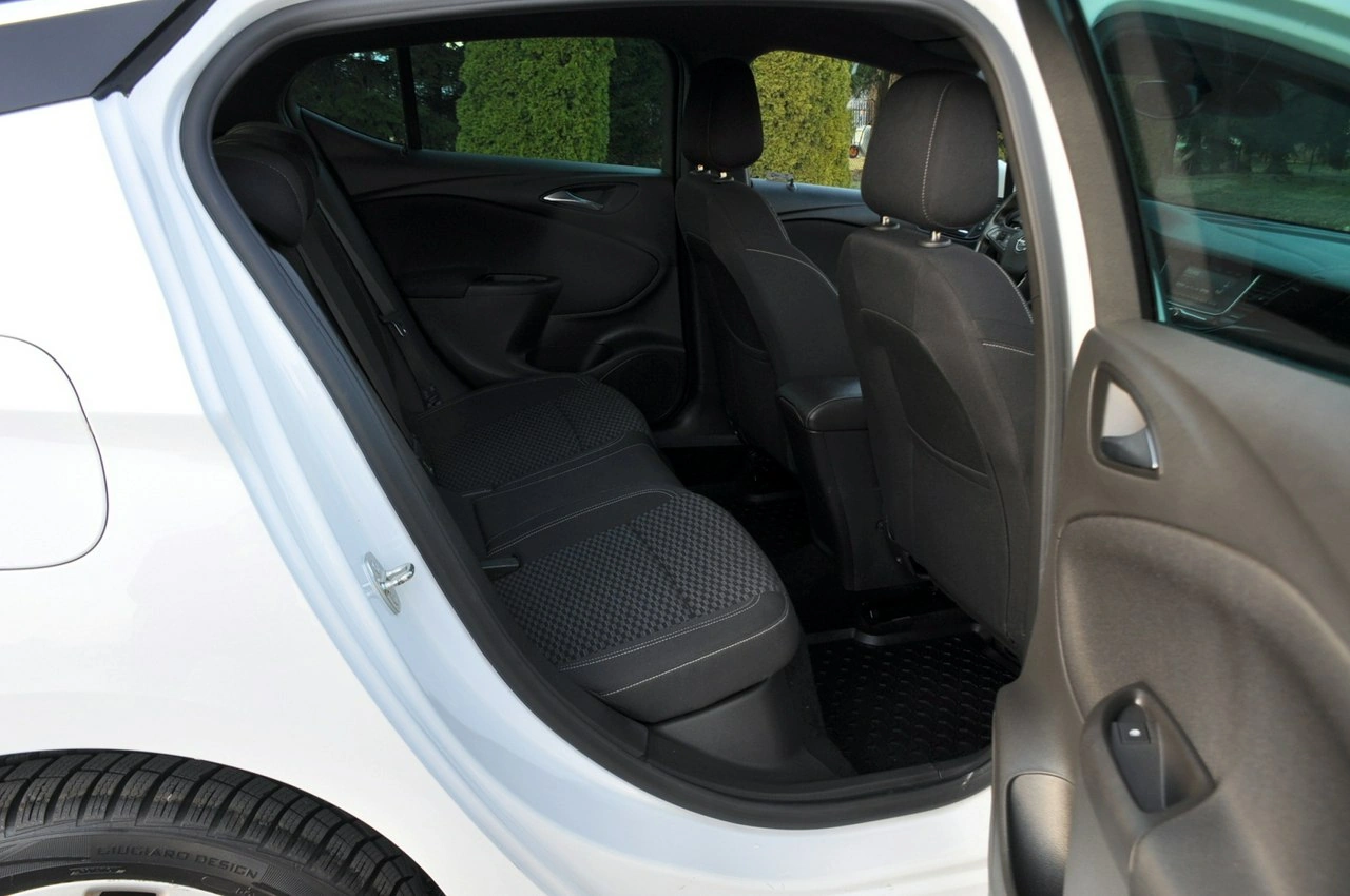 Opel Astra - Zdjęcie 18