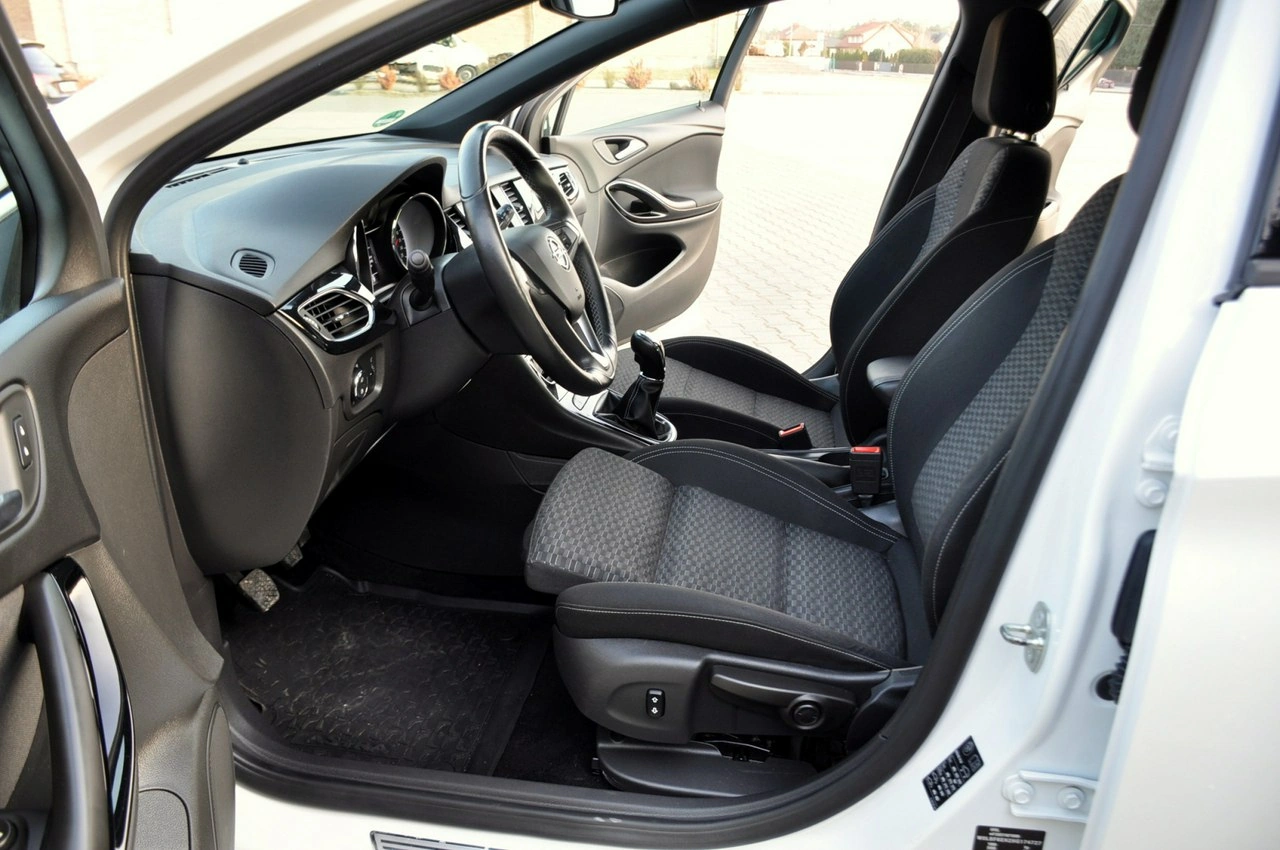 Opel Astra - Zdjęcie 20