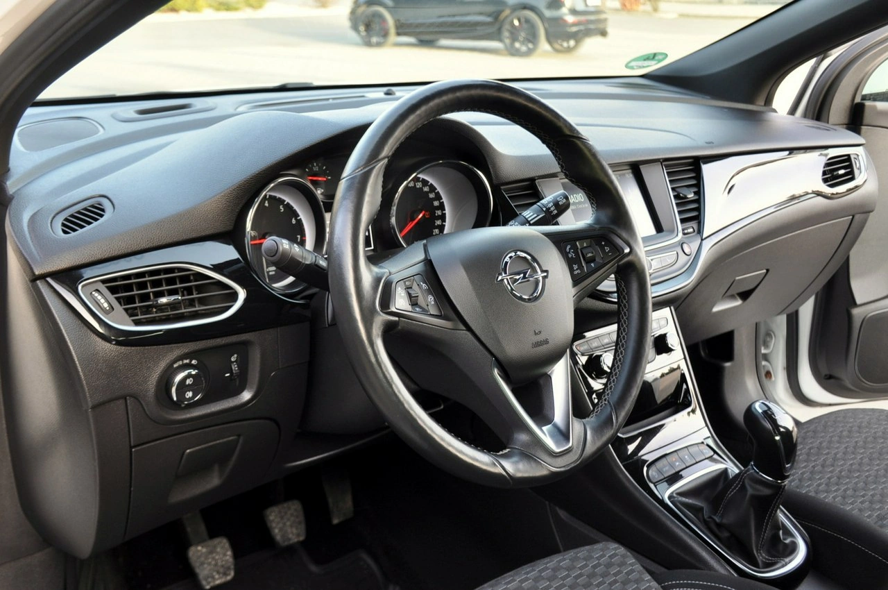 Opel Astra - Zdjęcie 21